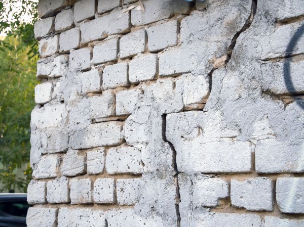 Cracked Brick Wall Repair in Yonkers